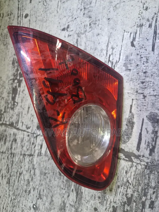 Nissan Dualis Boot Light - 1