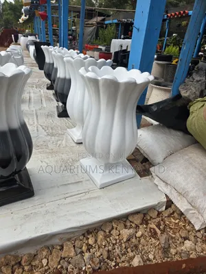 Elegant Flower-Shaped Plant Pots (Set of 3)