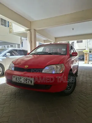 Toyota Platz 1.0 FWD 2001 Nyeusi