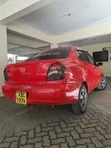 Toyota Platz 1.0 FWD 2001 Nyeusi - 3