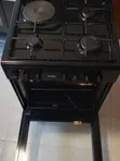 Von Cooker ya Freestanding ya 4-Burner - Nyeusi - 2