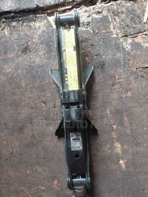 Used 700kg Jack - Ex-Japan