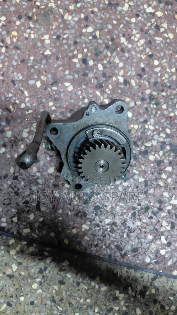 Isuzu D-Max/Elf 4JJ1 Engine Vacuum Pump (Used) - 1