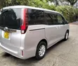 Toyota Noah 2015 Silver - 5