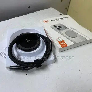 Q12 Portable Magnetic Fast Charging Phone Charger