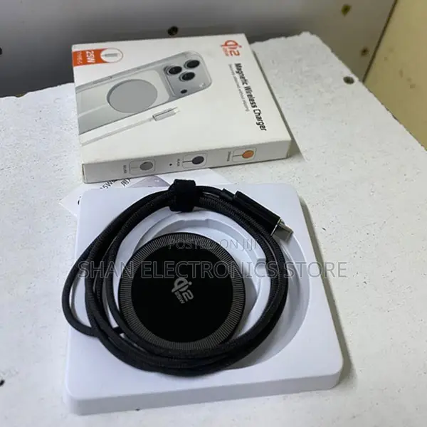 Q12 Fast Wireless Phone Charger with Magnetic Alignment - 1
