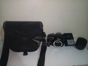 Nikon D3400 DSLR Camera with 32GB Card