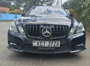 Mercedes-Benz E250 2012 Nyeusi