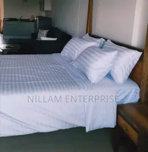 Hotel Quality White Stripped Bedsheet Set