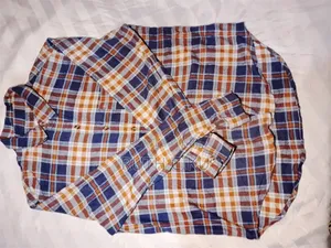 Mavazi ya Flannel ya Kike (Thrifted)