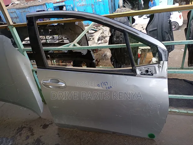 Mlango wa Mbele wa Kulia wa Toyota Vitz Juwella (Uliotumika) - 1