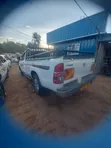 Toyota Hilux 2.5 D-4D SRX 2011 Nyeupe - 4