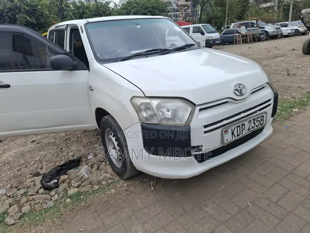 Toyota Probox 1.5 DX 2WD 2017 Nyeupe - 1