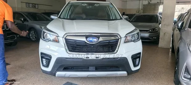 Subaru Forester 2019 White - 1