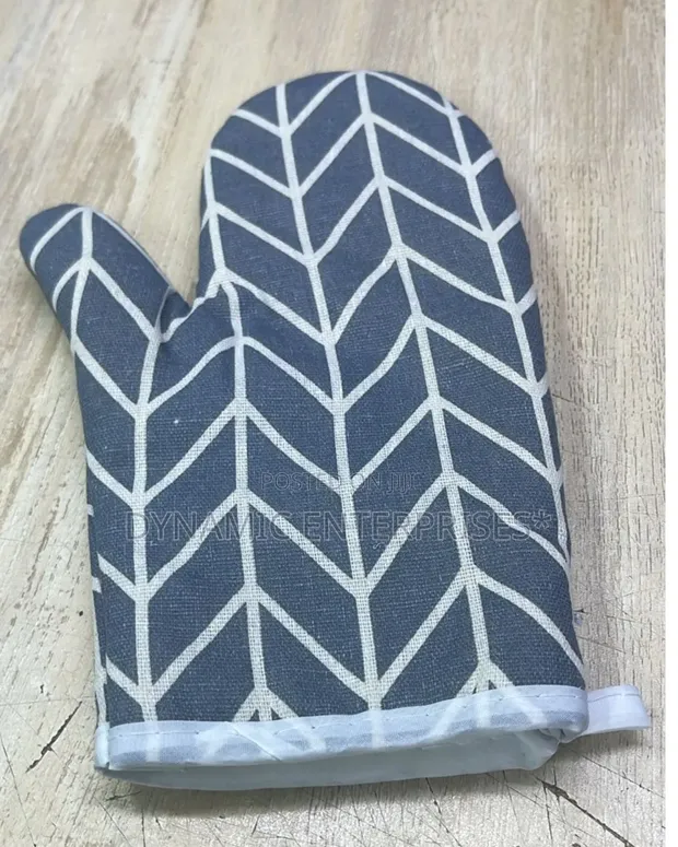 Insulated Oven Gloves - 1