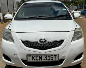 Toyota Belta 2010 Nyeupe