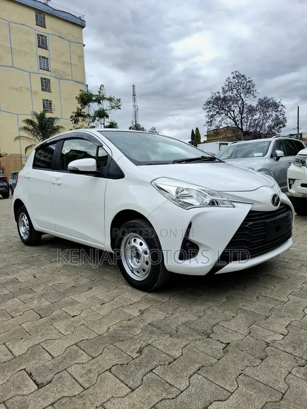 2019 Toyota Vitz 1.3 AWD Hatchback - 1