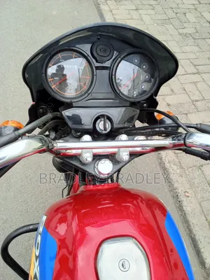 Bajaj Boxer 125 2026 Red