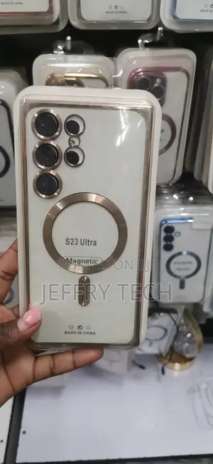 Gold-Trimmed Clear Magnetic Case for Samsung Galaxy S23 Ultra