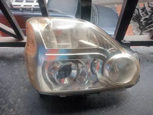Nissan X-Trail NT31 Xenon Headlight (Used)