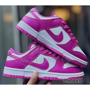 Nike SB Dunk Green Sneakers