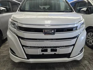 Toyota Noah 2019 Nyeupe