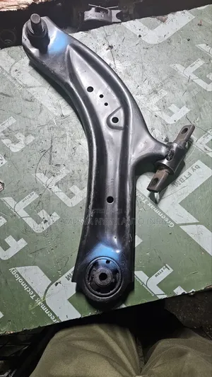 Nissan X-Trail NT32 Control Arm ya Mbele (Upande wa Kushoto)