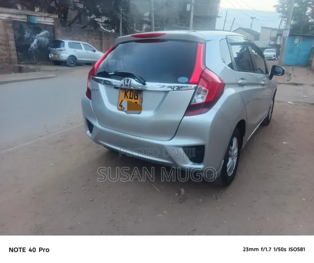 Honda Fit 2015 Silver - 1