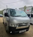 Toyota HiAce 2014 Nyeusi - 1