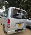 Toyota HiAce 2014 Nyeusi - 3