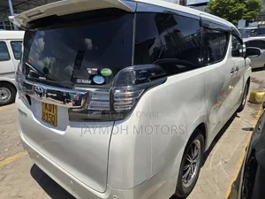 Toyota Vellfire 2018 Pearl White
