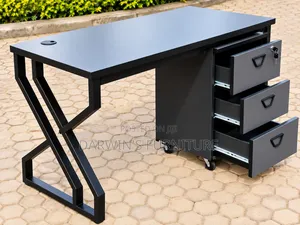 Boss Office Products Meza Nyeusi ya Kisasa ya Ofisi na Pedestal