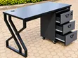 Boss Office Products Meza Nyeusi ya Kisasa ya Ofisi na Pedestal - 1