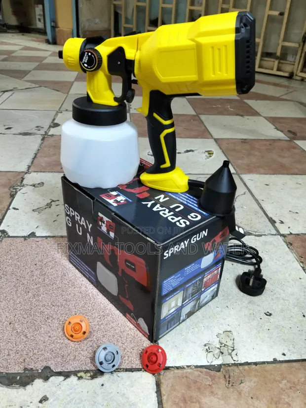 New DeWalt 550W Paint Sprayer with 3 Extra Nozzles - 1