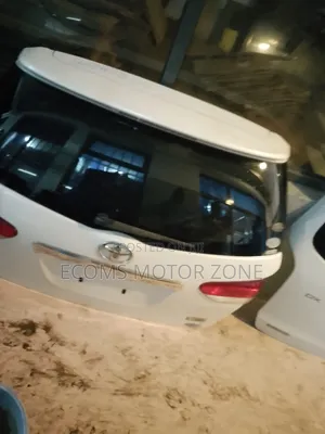 Toyota Wish 2012 Boot