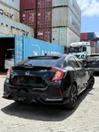 Honda Civic 2019 Nyeusi - 3