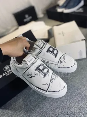 Balmain Paris Sneakers - White Leather