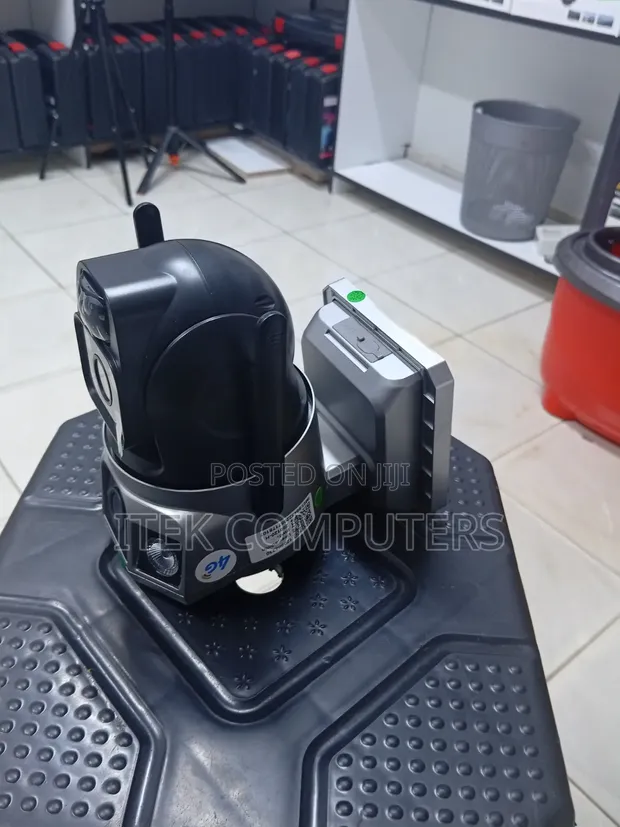 V380 Pro 4G Solar Security Camera - 1