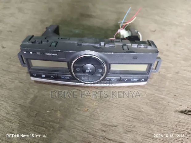 Toyota Premio AC Control Unit - 1