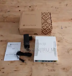MikroTik RB951Ui-2HnD Router ya Wireless