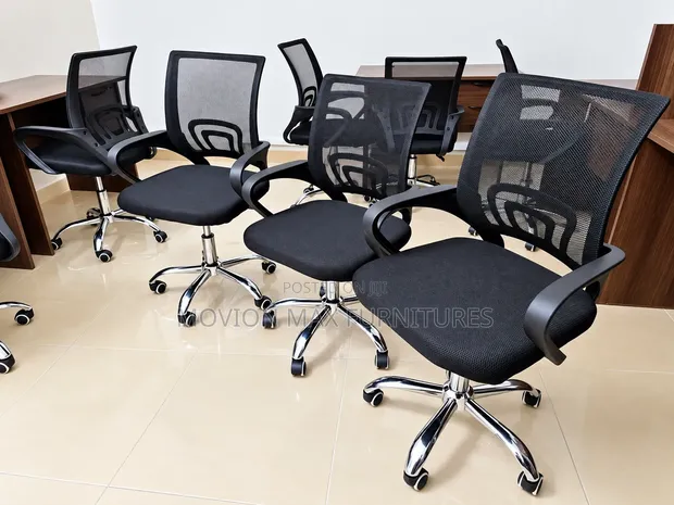 Mesh Office Chair with Adjustable Height and Chrome Star Base - 1