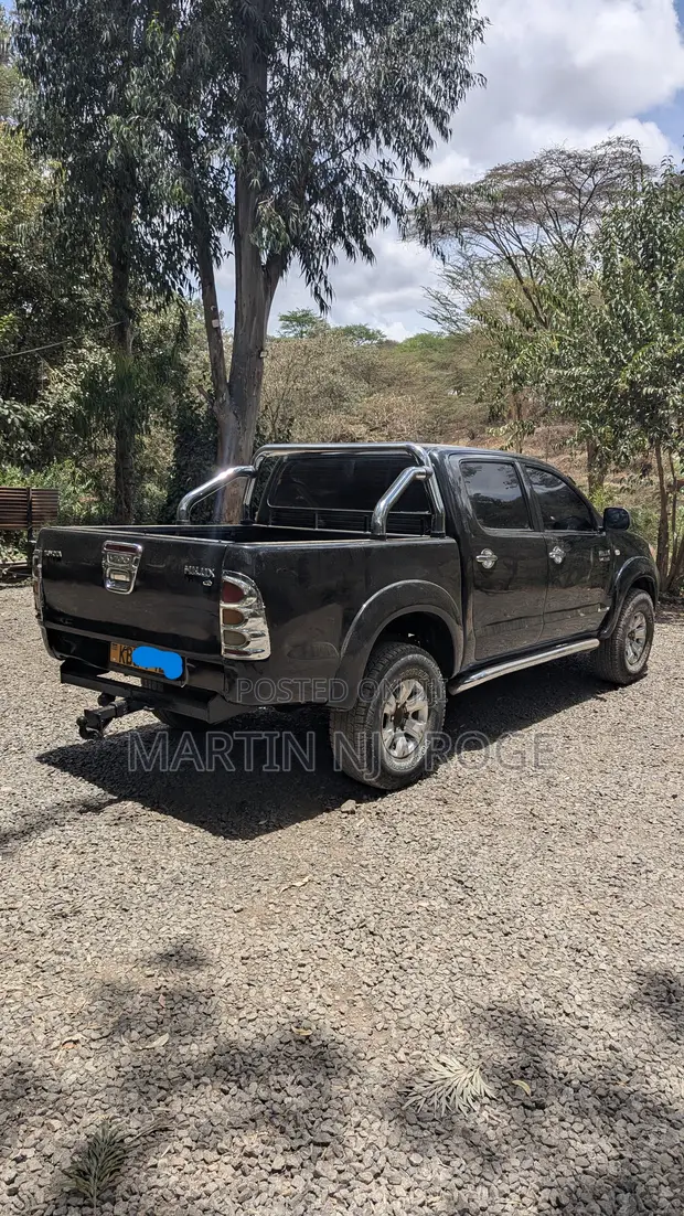 2007 Toyota Hilux 3.0 D-4D Double Cab 4x4 Raider Black - 1