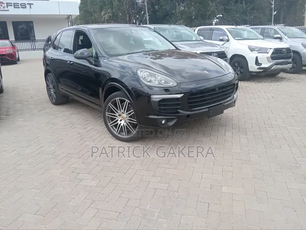 Porsche Cayenne 2019 Black - 1