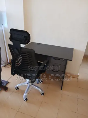 Executive Office Chair and Desk with 3 Drawers