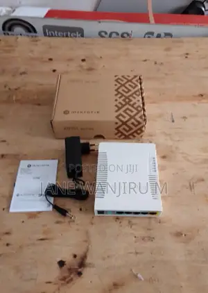 MikroTik RB951Ui-2HnD Router yenye USB