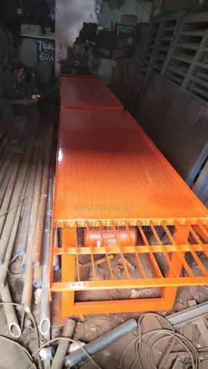 Vibrating Table - Brand New