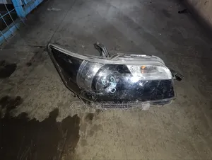 Toyota Corolla Rumion 2007-2015 Xenon Headlight