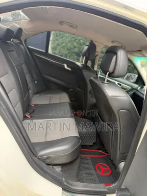 Mercedes-Benz C200 2012