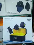 Q9 2.4GHz Dual Wireless Lapel Mic with Type-C/Lightning Receiver - 2
