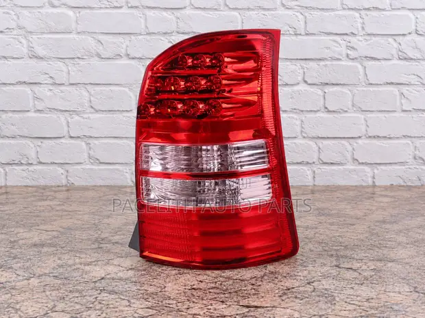 Taa ya Mkia kwa Toyota Wish (2001-2004) - Reverse Middle - 1